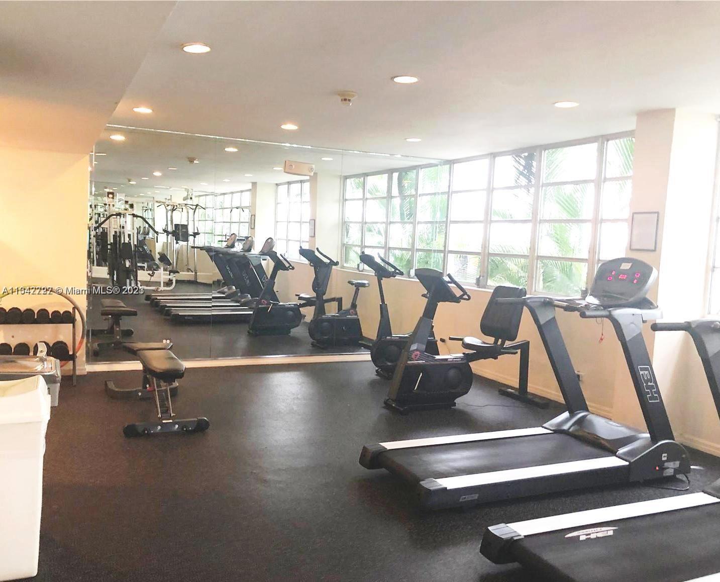 BRICKELL BAY TOWER CONDO - Residential