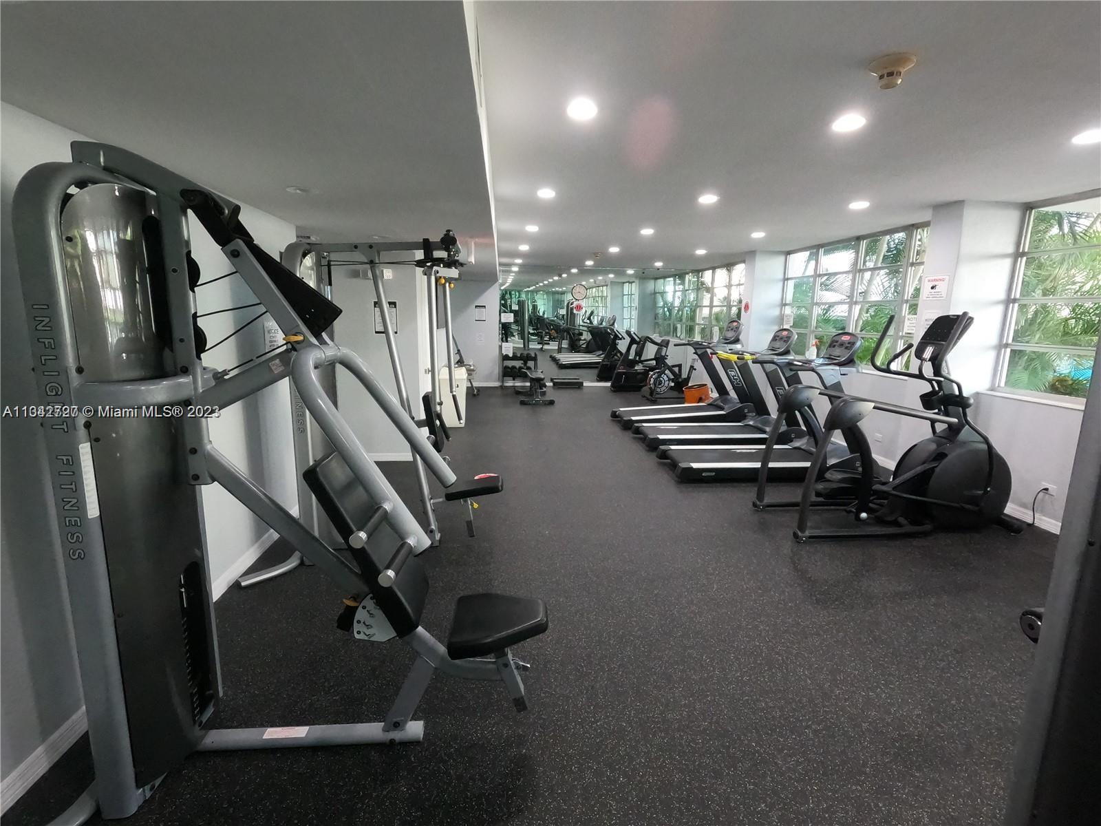 BRICKELL BAY TOWER CONDO - Residential