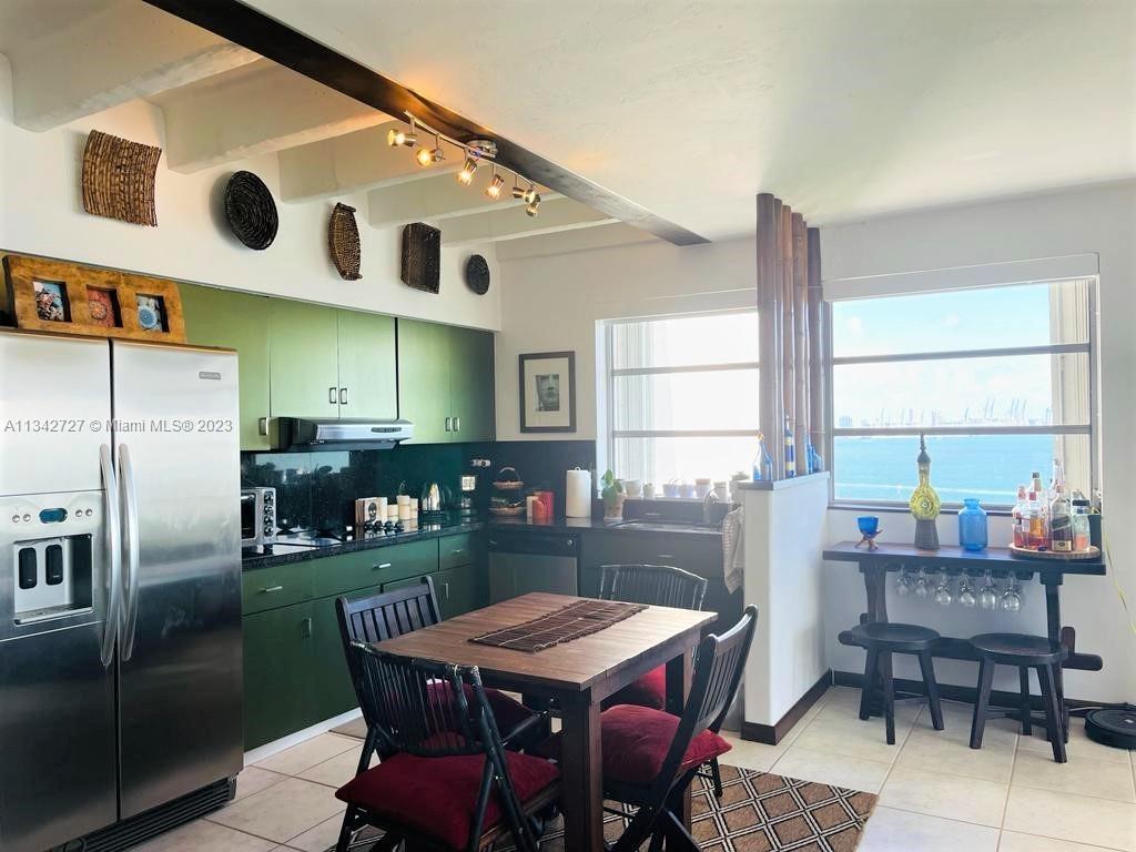 BRICKELL BAY TOWER CONDO - Residential