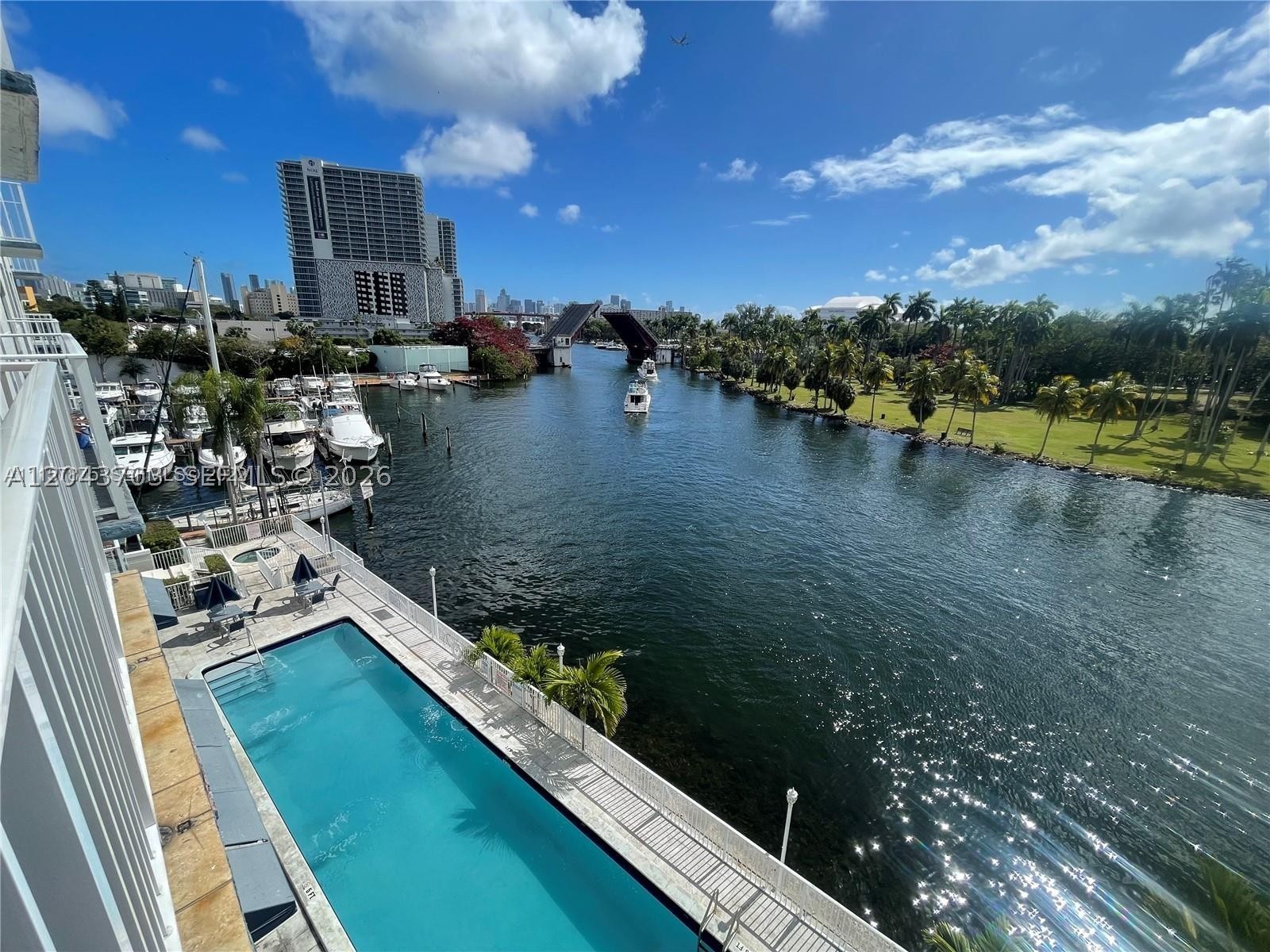 SERENITY ON THE RIVER CON - Residential