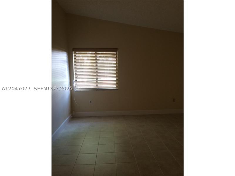 KENLAND WALK CONDO II - Residential Lease