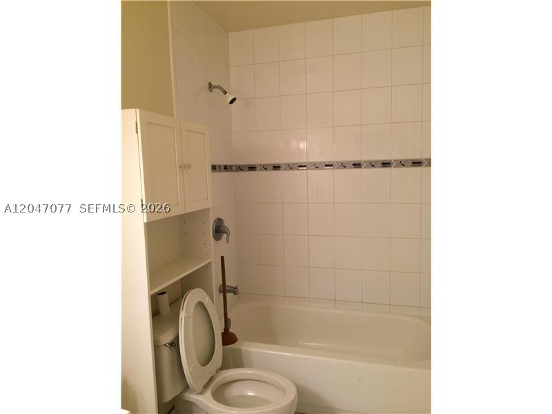KENLAND WALK CONDO II - Residential Lease