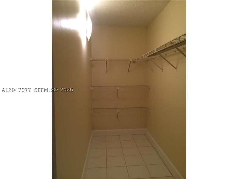 KENLAND WALK CONDO II - Residential Lease