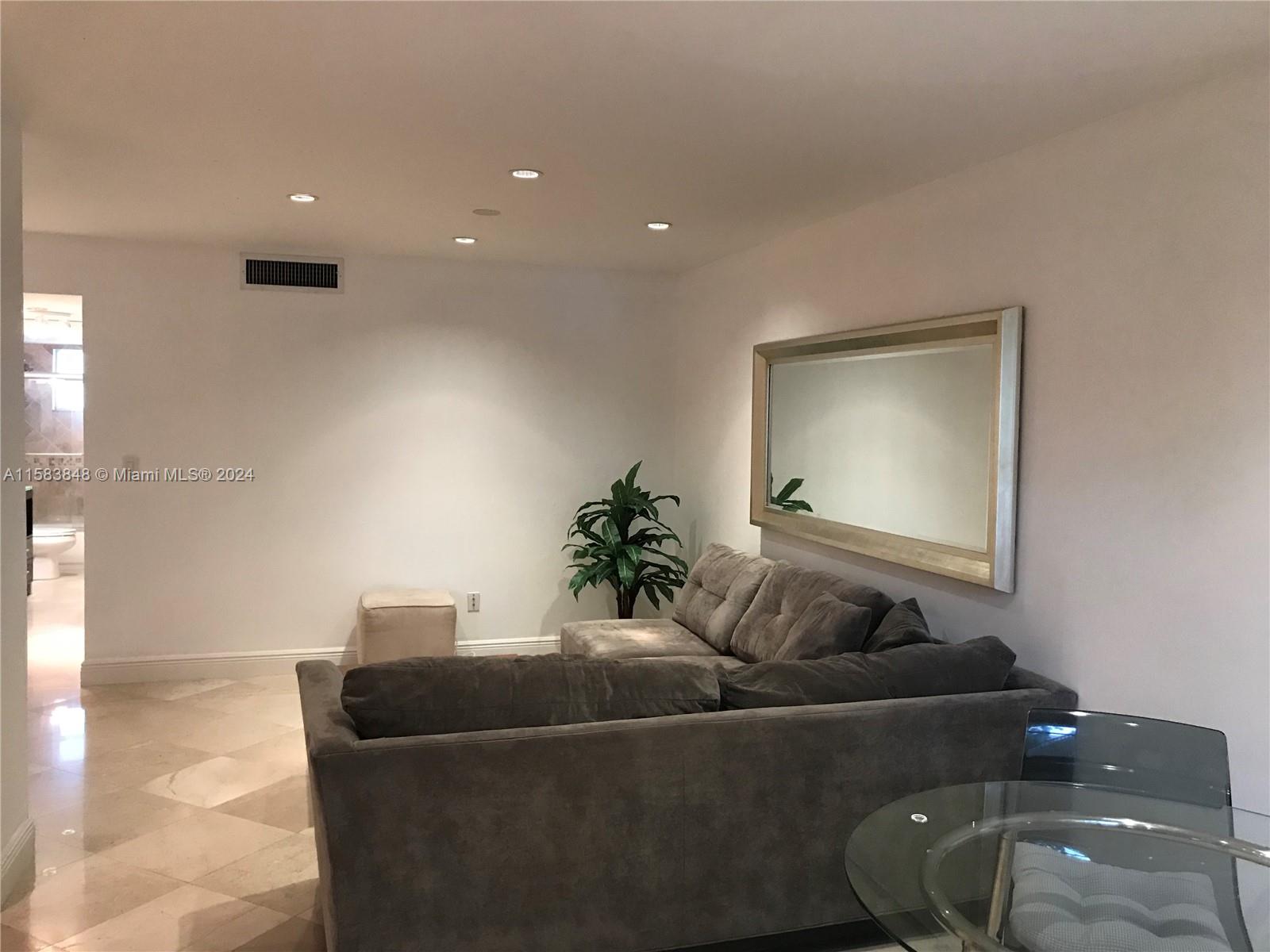 SUNSET POINT CONDO - Residential Lease