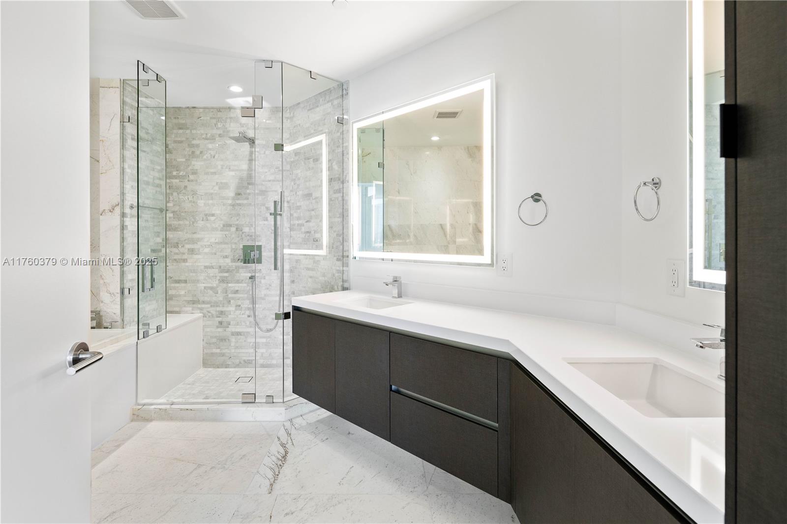 PARAMOUNT MIAMI WORLDCENT - Residential
