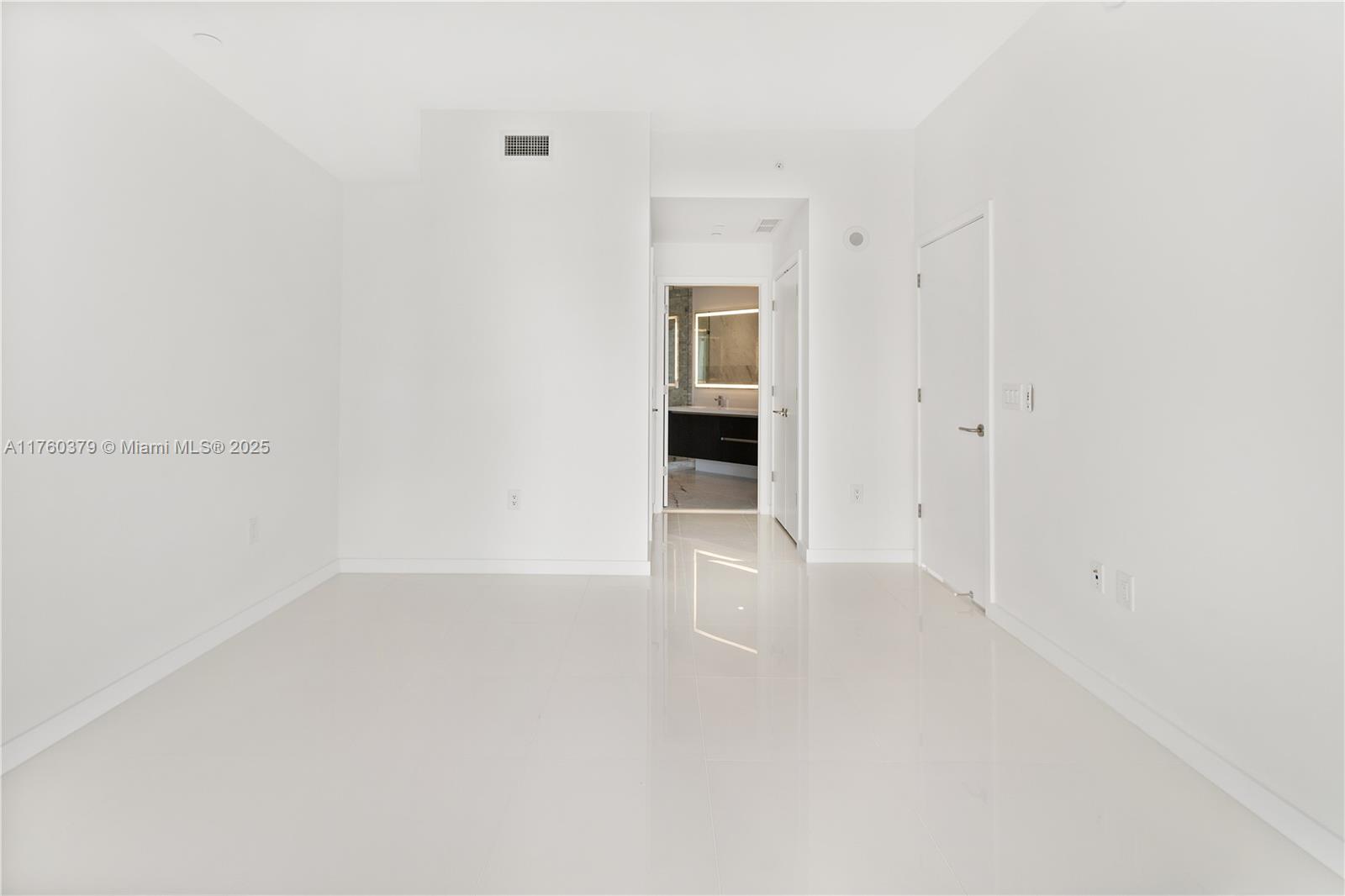 PARAMOUNT MIAMI WORLDCENT - Residential