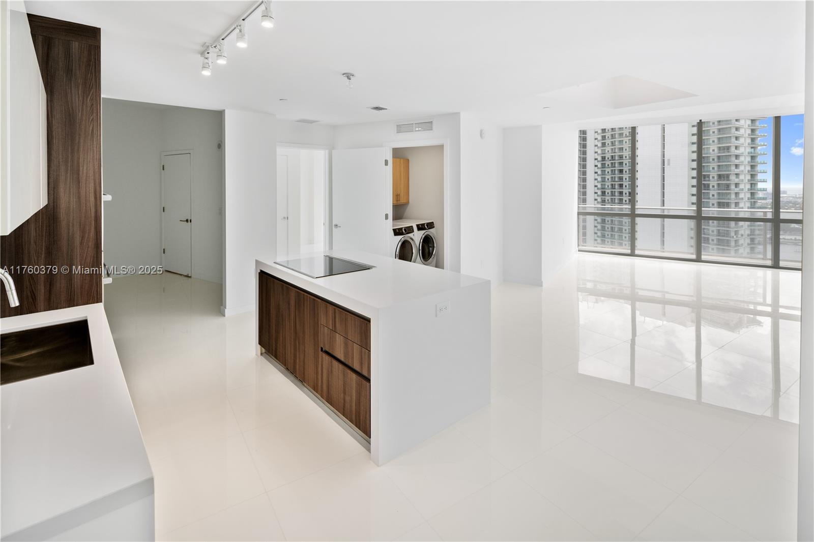 PARAMOUNT MIAMI WORLDCENT - Residential