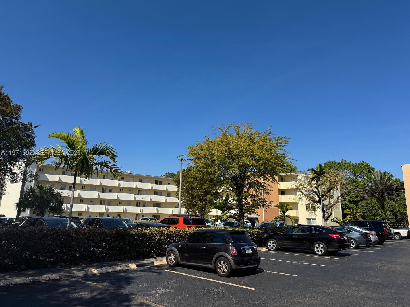 ROLLING GREEN CONDO F - Residential