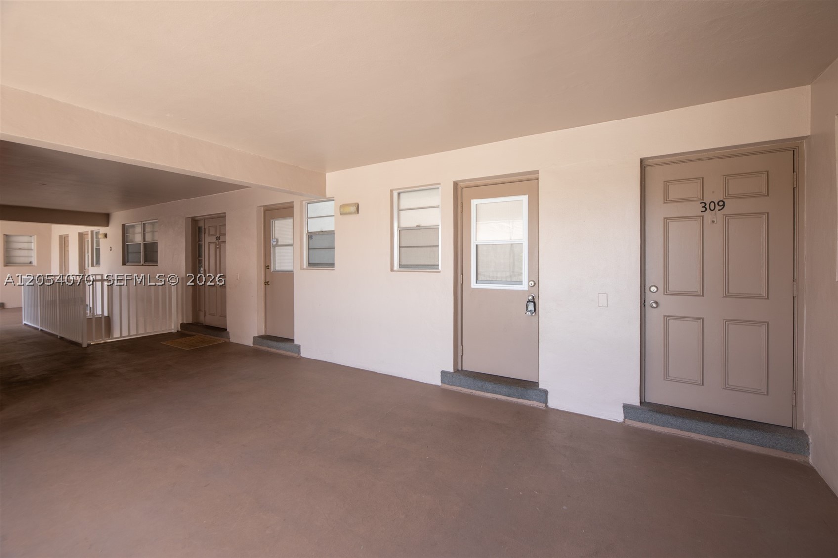 ARROWHEAD CONDO NO III - Residential