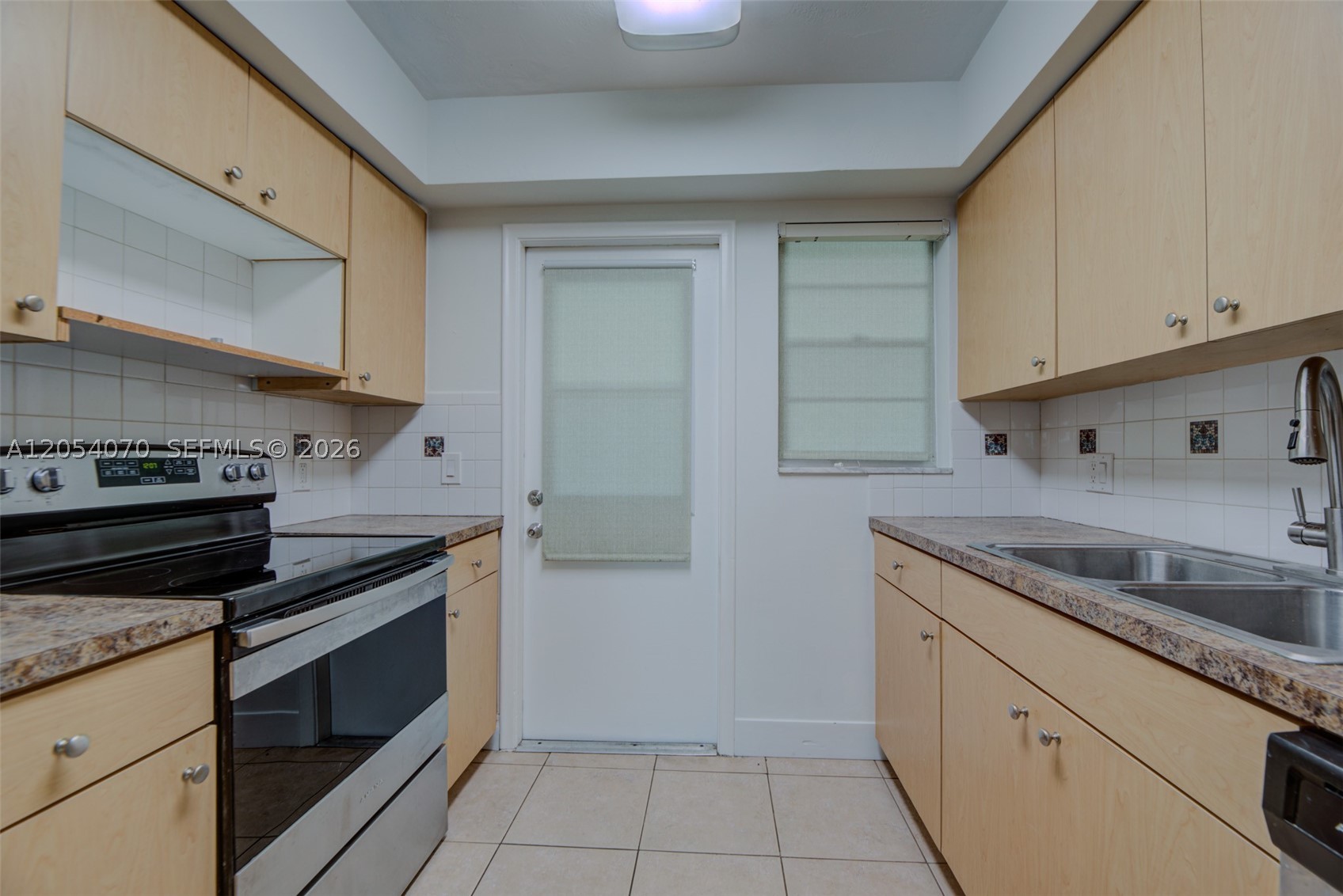 ARROWHEAD CONDO NO III - Residential