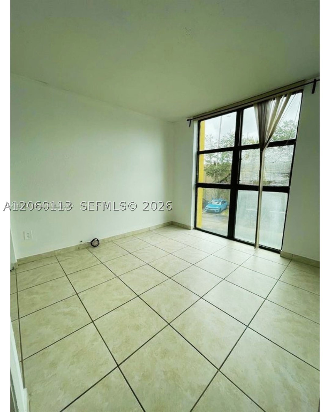 INTERNATIONAL PARK I COND - Residential