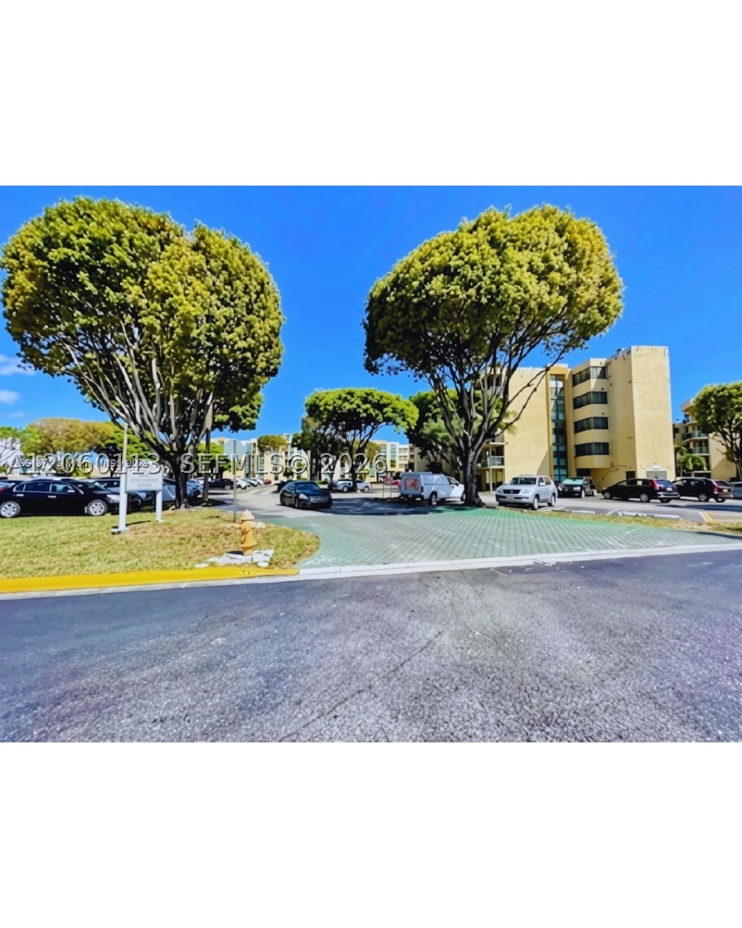 INTERNATIONAL PARK I COND - Residential