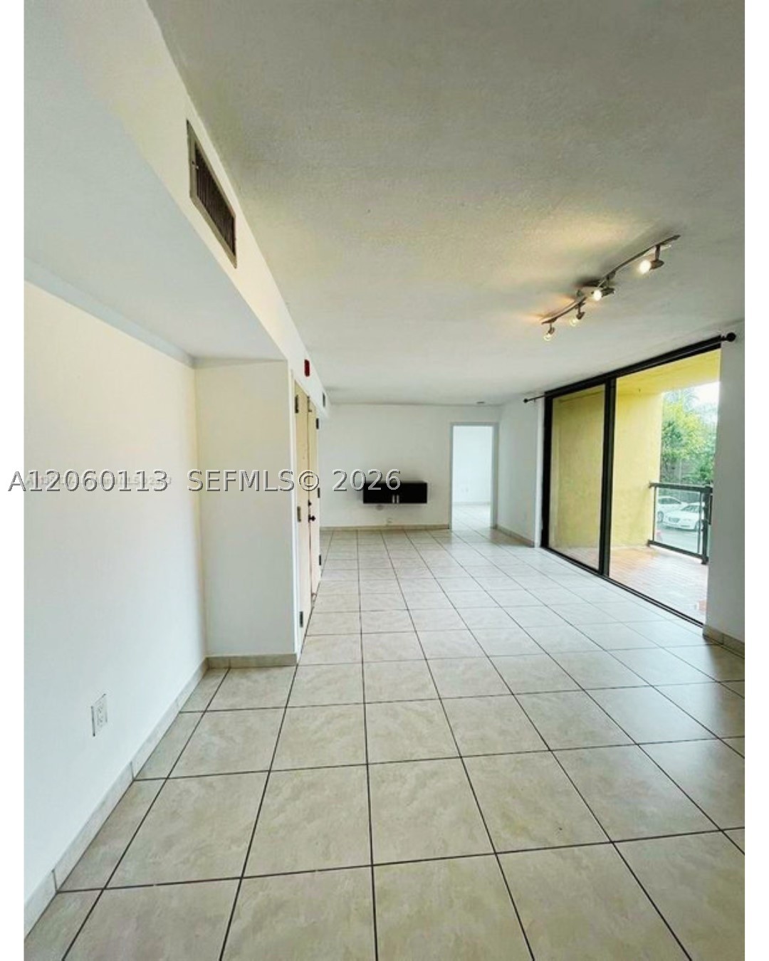 INTERNATIONAL PARK I COND - Residential
