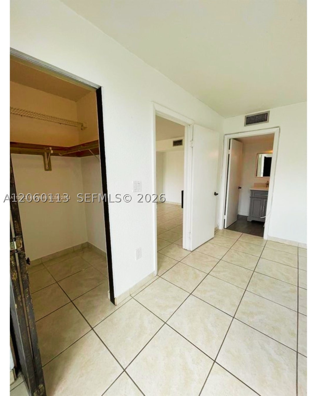 INTERNATIONAL PARK I COND - Residential