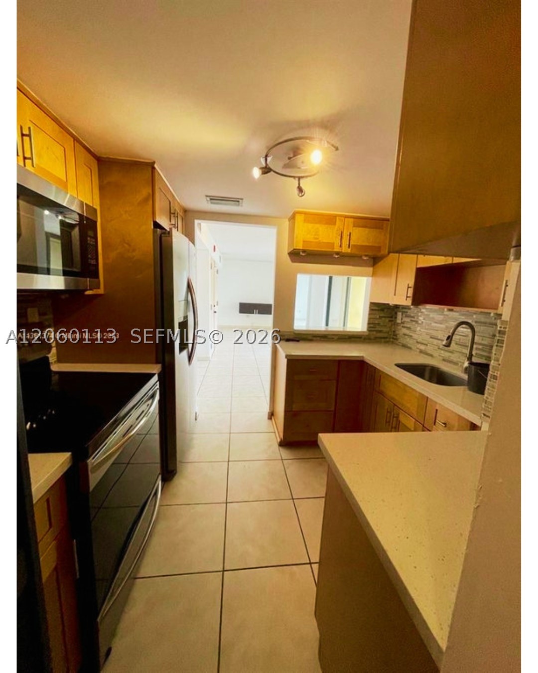 INTERNATIONAL PARK I COND - Residential