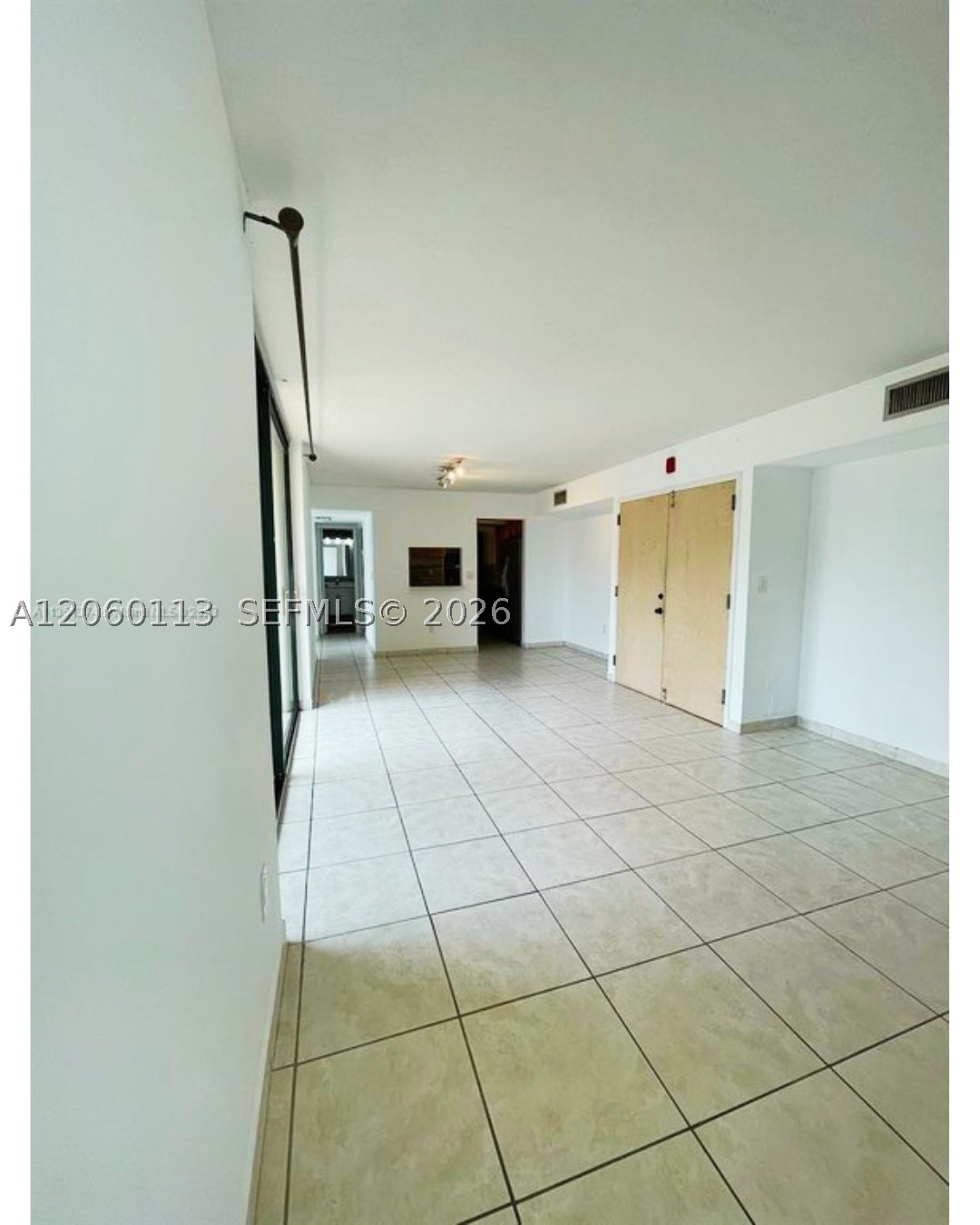INTERNATIONAL PARK I COND - Residential