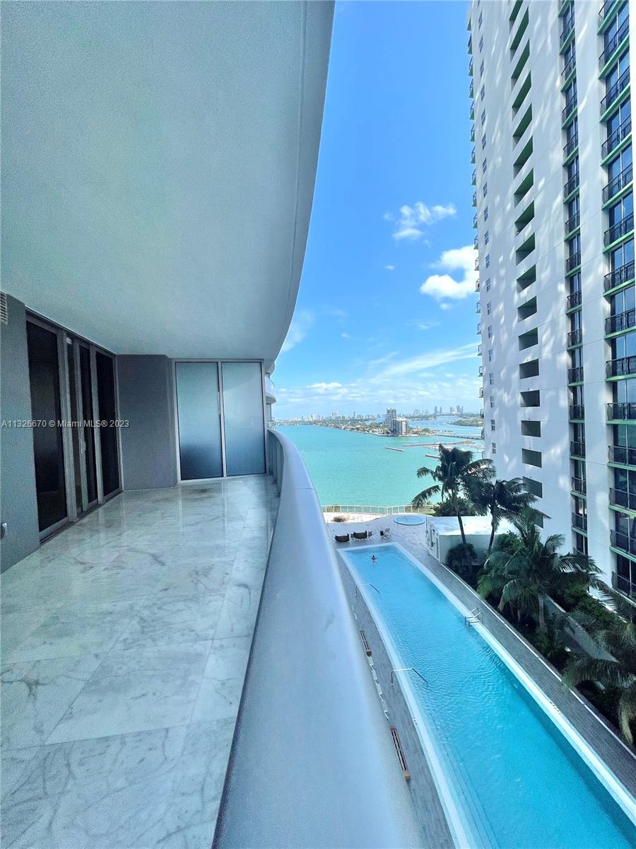 In the heart of Edgewater, beautiful unit at Aria on The Bay Miami! With over 1,038 Sq. Ft.
of living space and a large balcony/terrace with Biscayne and City views. Unit features: Italkraft cabinets,
Bosch stainless steel appliances and Brizo faucets. Aria on the Bay features over 25,000 Sq. Ft. of
Amenities in addition to being next to Margaret Pace Park and the Art &amp; Entertainment District.