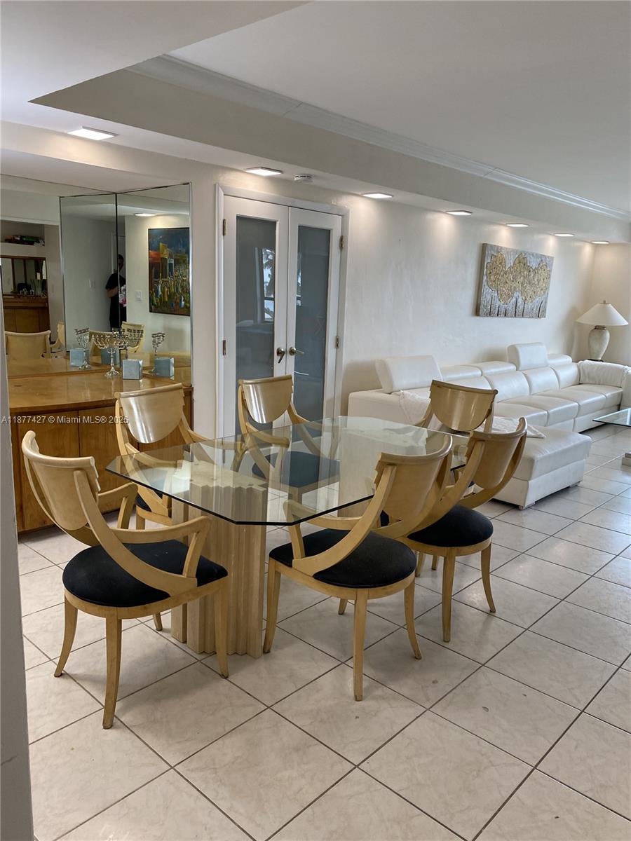 THE PLAZA OF BAL HARBOUR - Residential