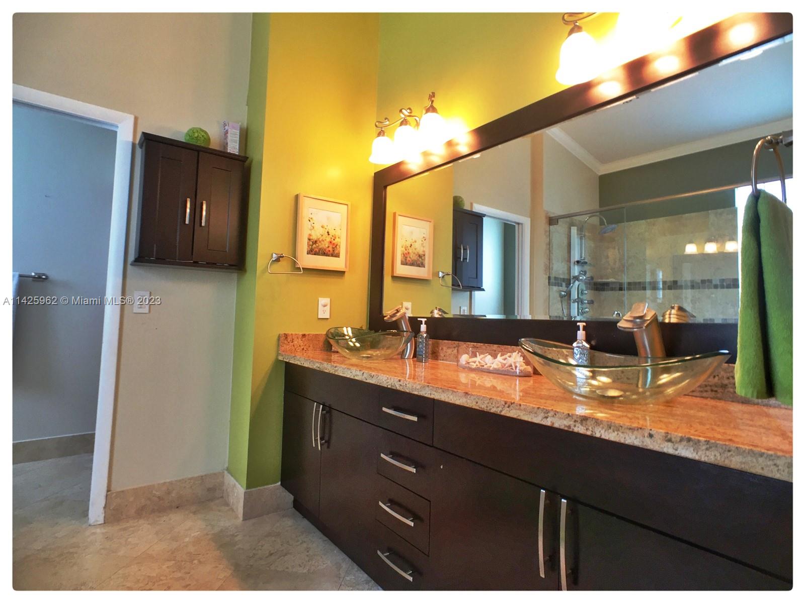 TOWNGATE - Residential Lease