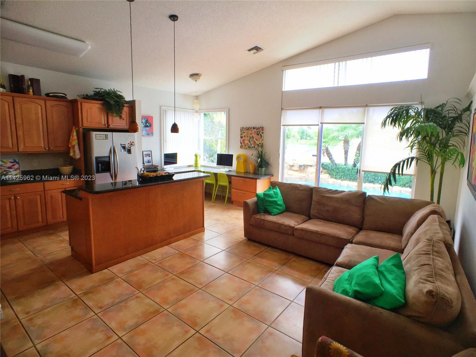 TOWNGATE - Residential Lease