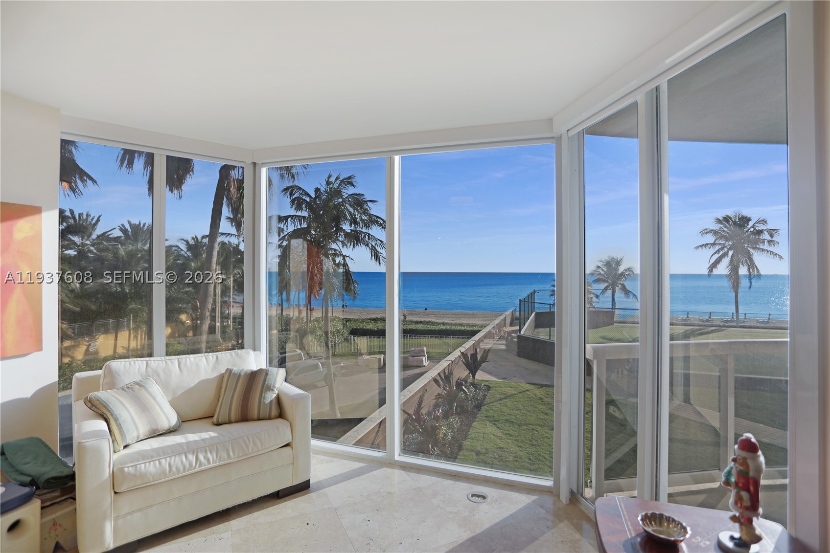 THE PINNACLE CONDO - Residential