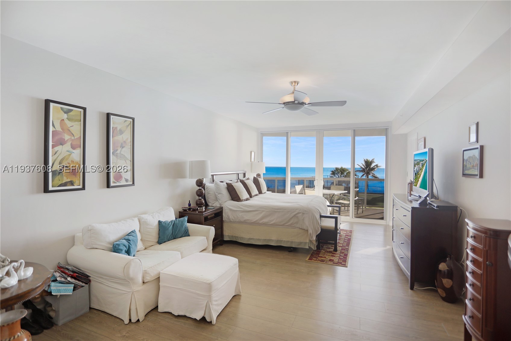 THE PINNACLE CONDO - Residential
