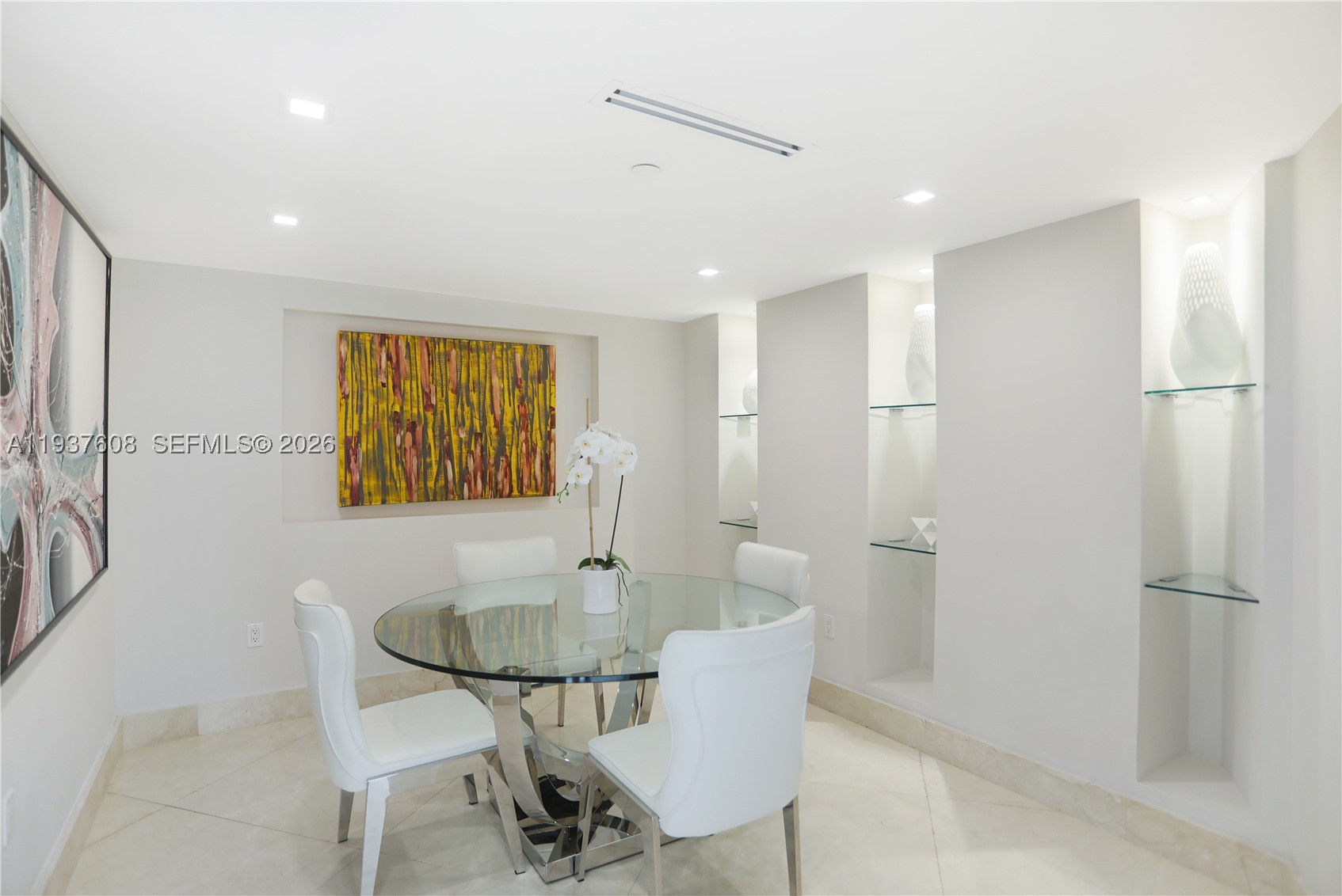 THE PINNACLE CONDO - Residential