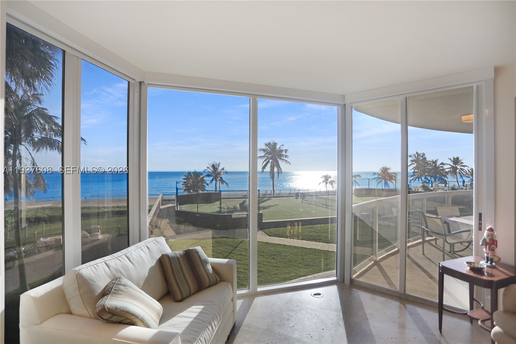THE PINNACLE CONDO - Residential