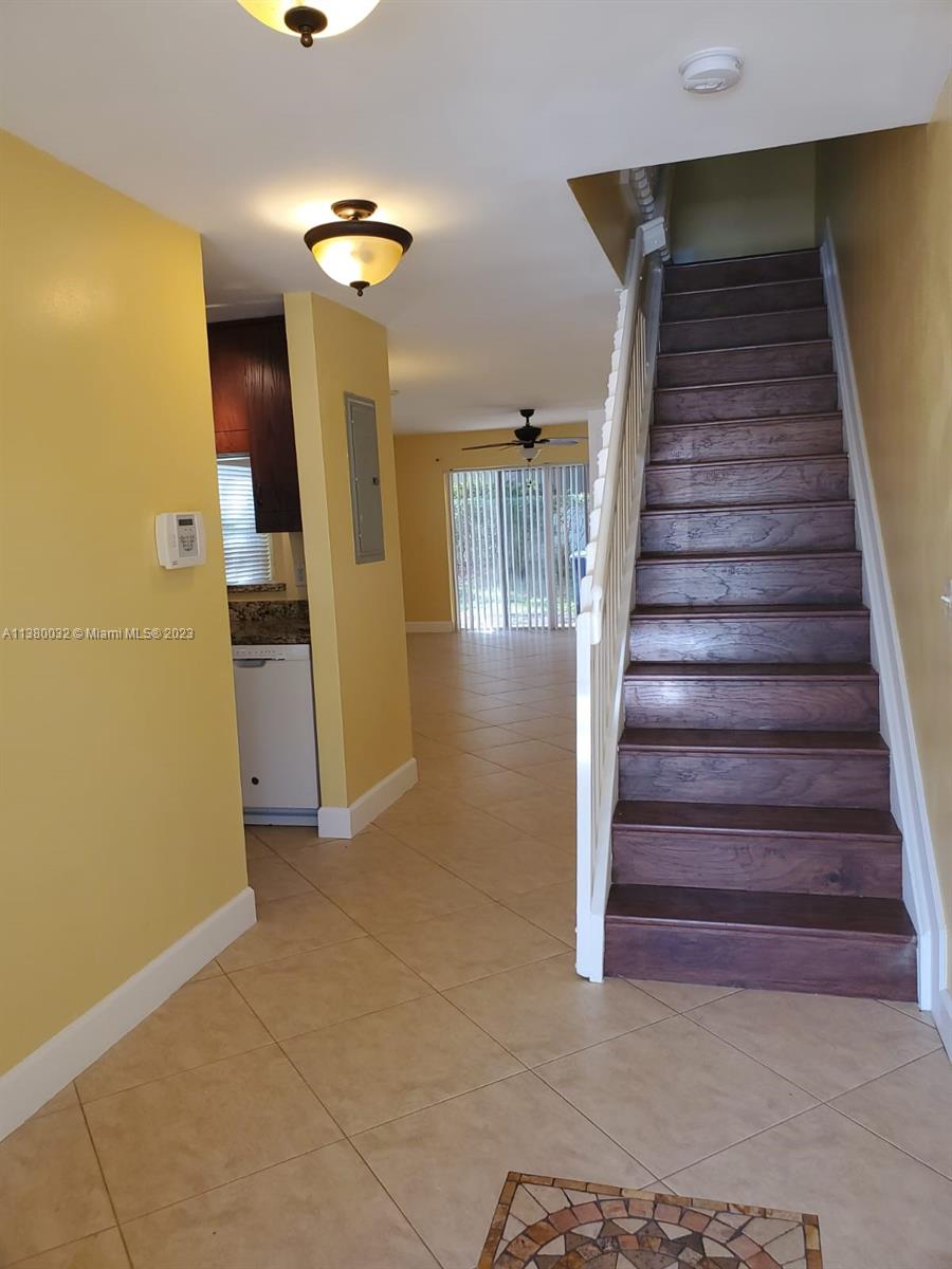 S & R OF INVERRARY - Residential Lease