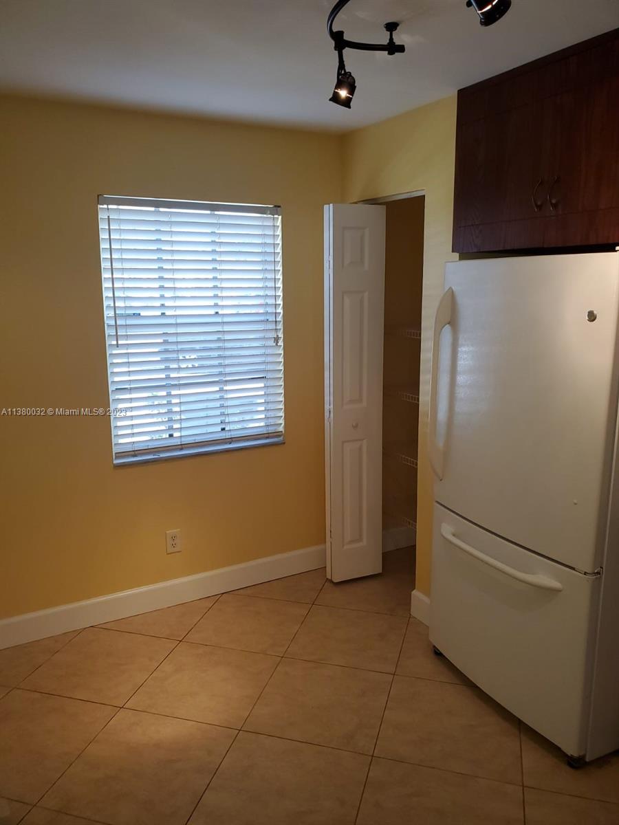 S & R OF INVERRARY - Residential Lease
