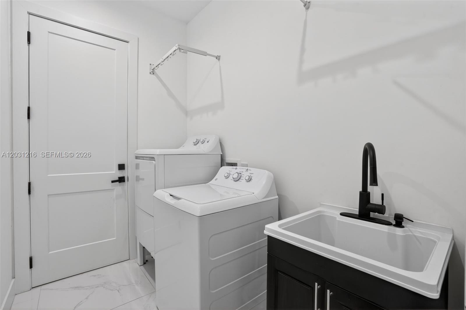 SILVER PINES - Residential