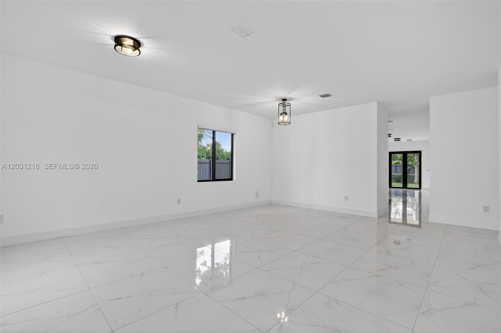 SILVER PINES - Residential