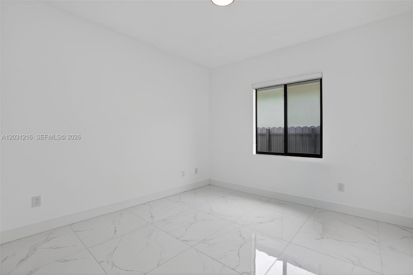 SILVER PINES - Residential