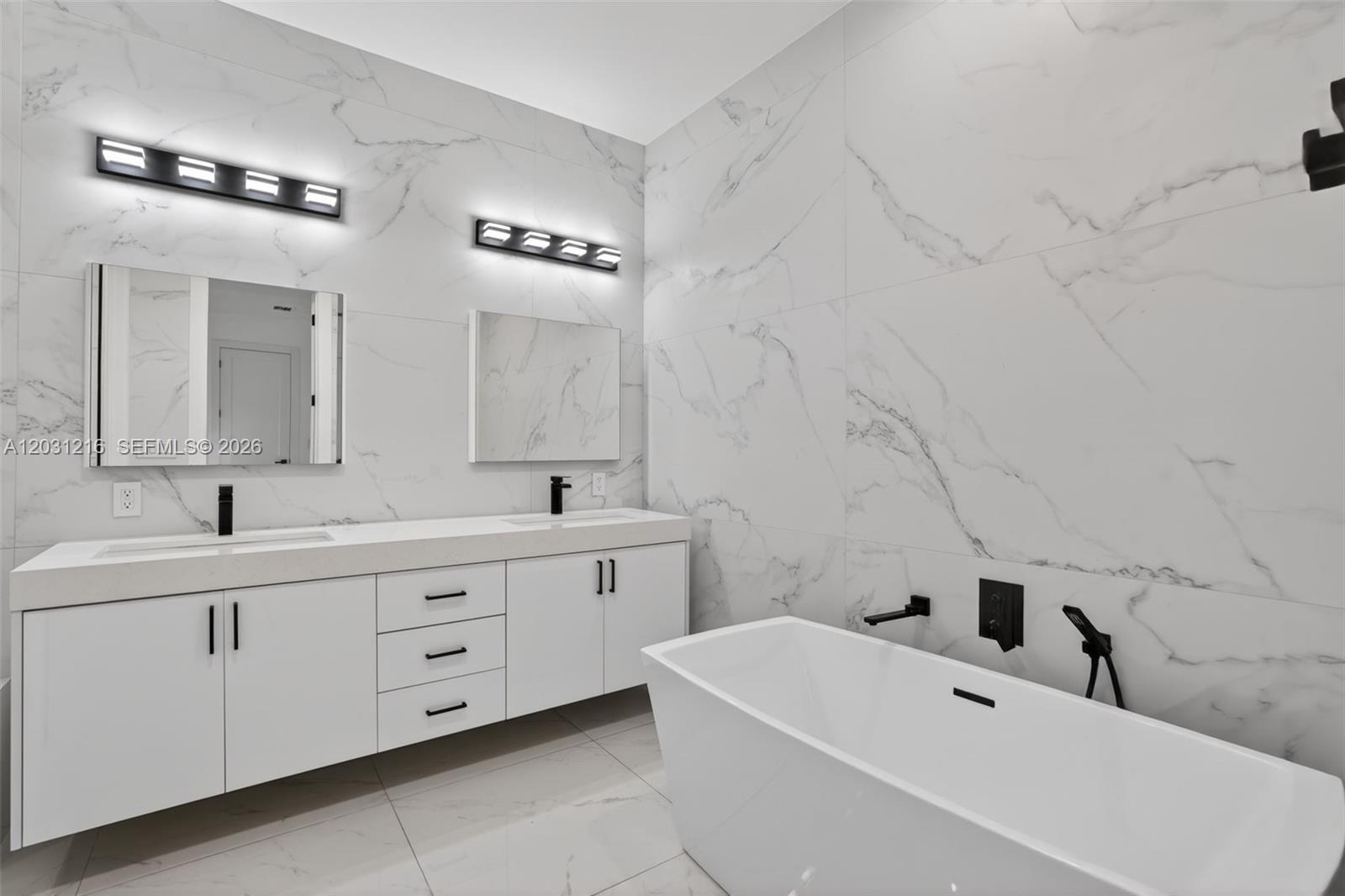 SILVER PINES - Residential