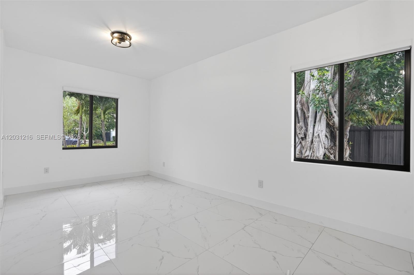SILVER PINES - Residential
