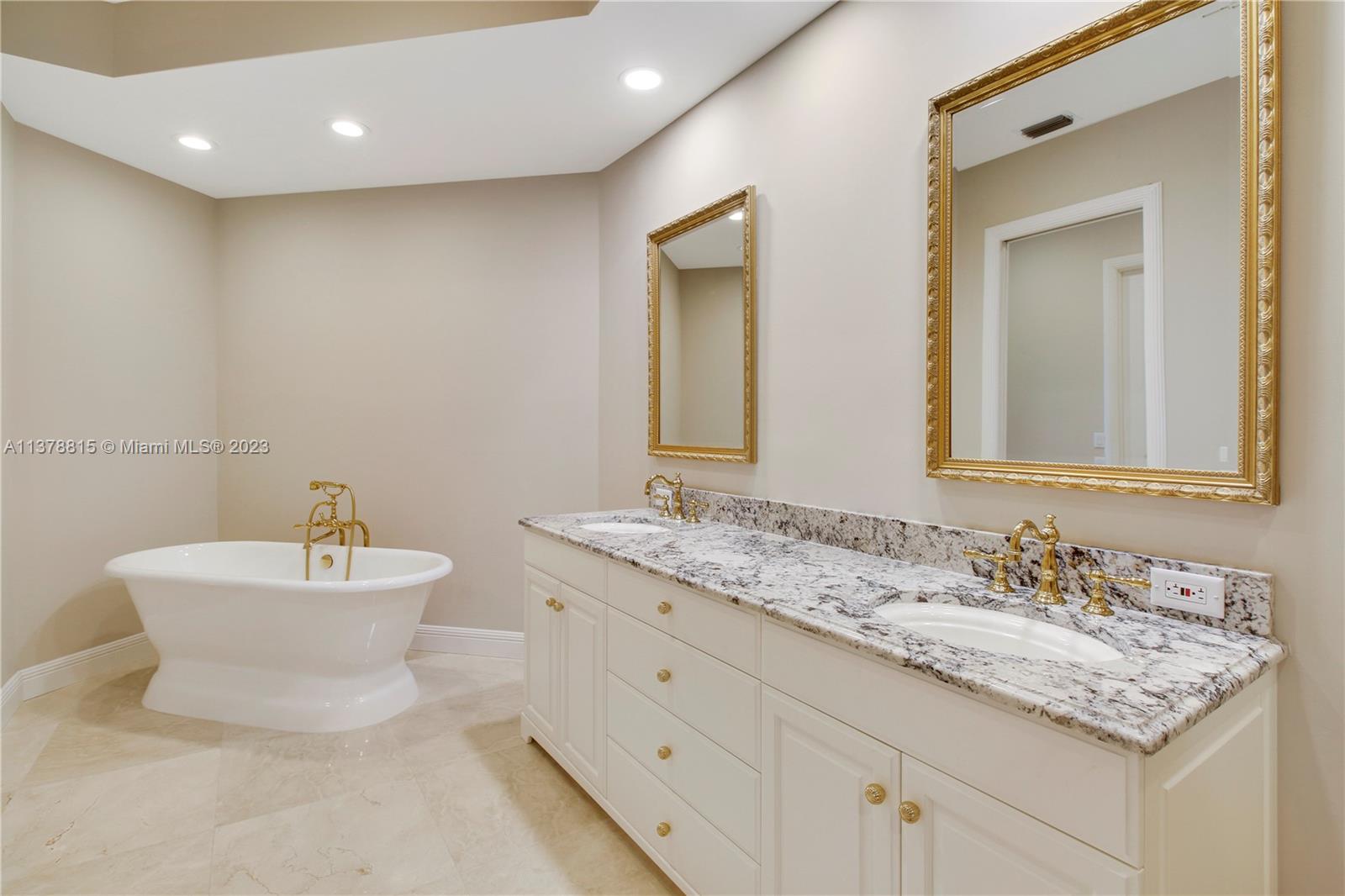 JUPITER HILLS VILLAGE PHA - Residential