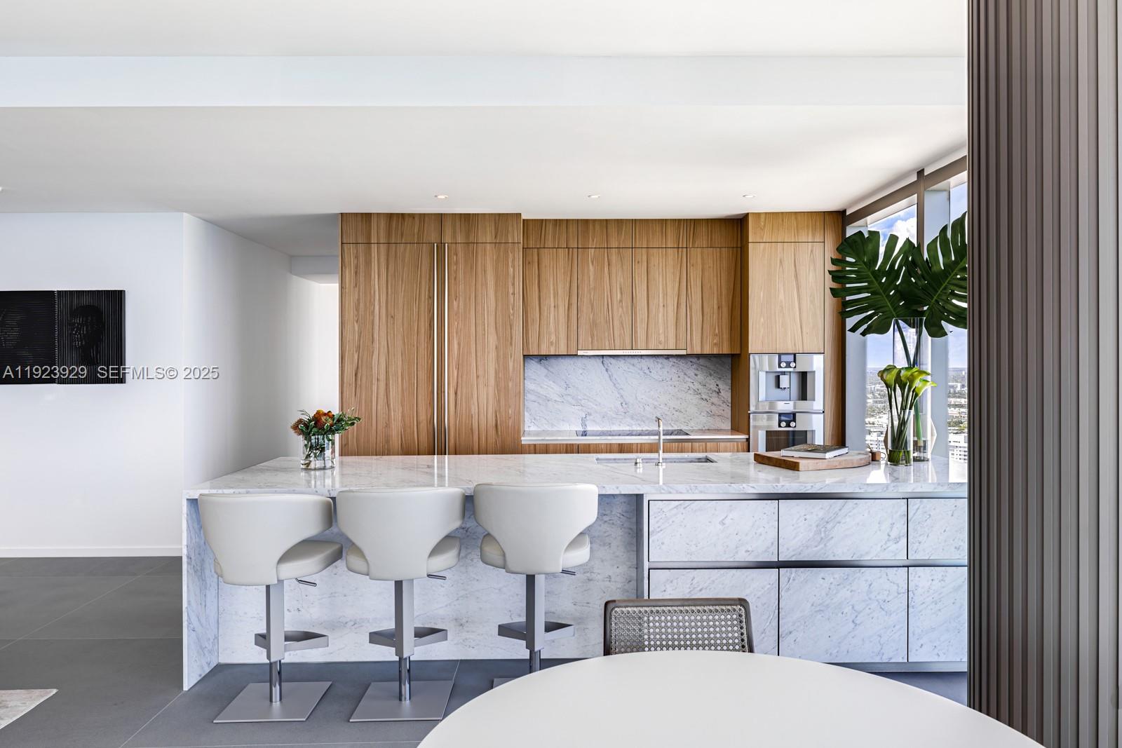 2000 Ocean - Residential
