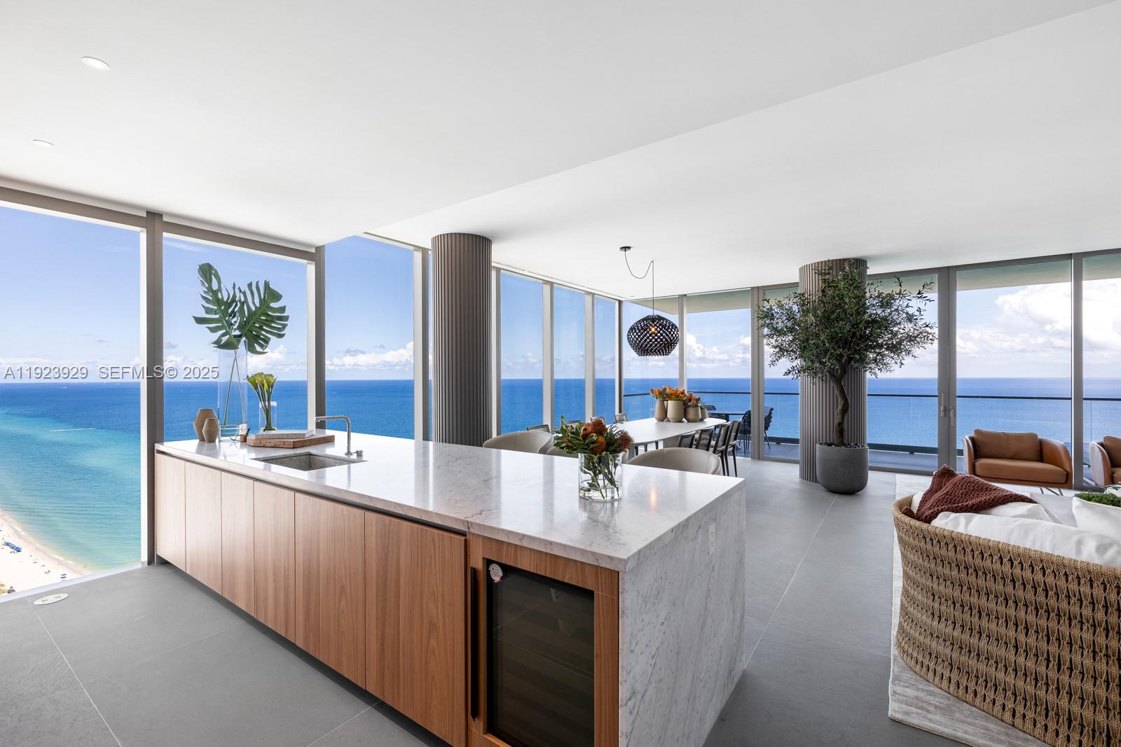 2000 Ocean - Residential
