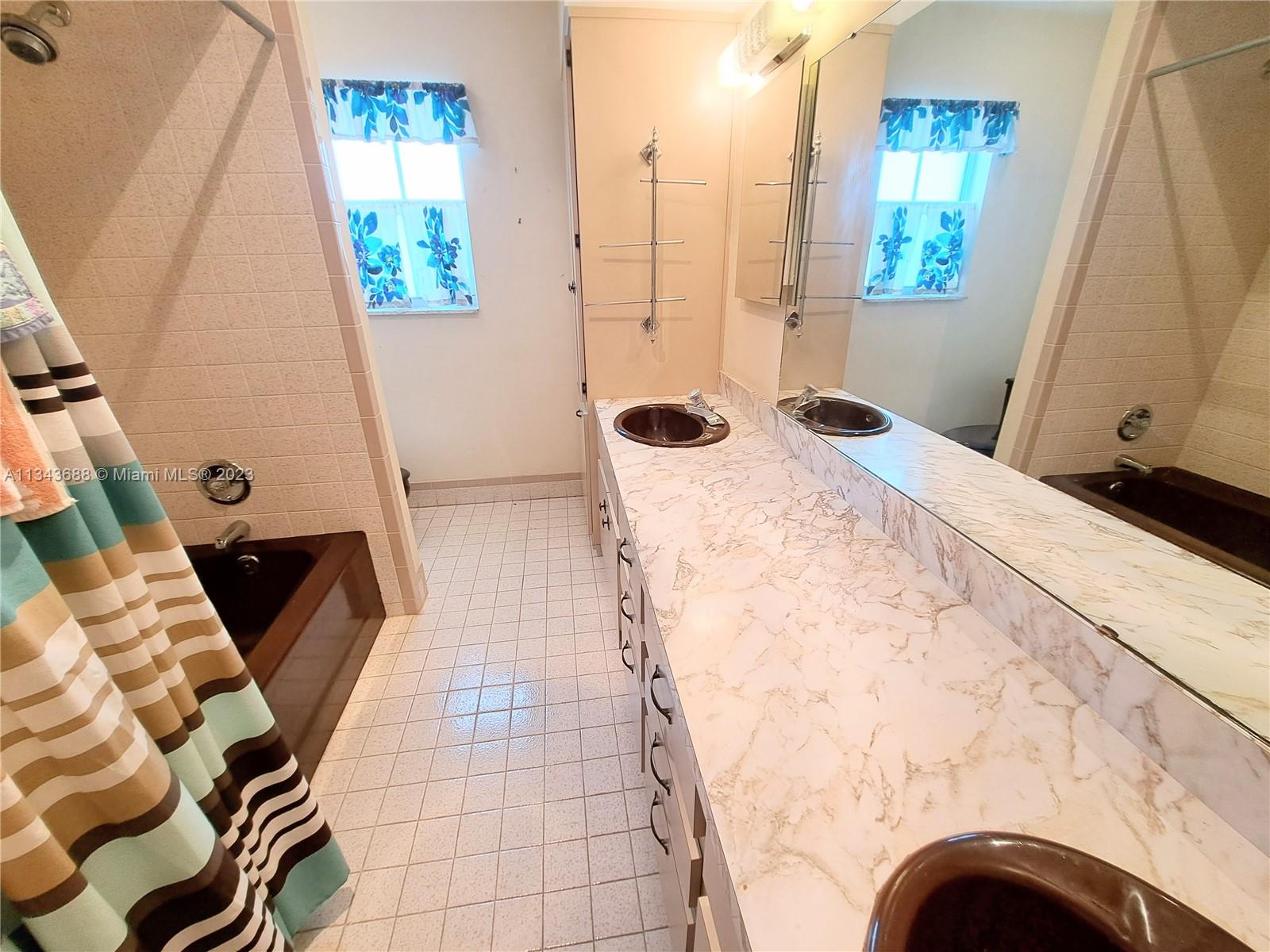 NOB HILL - Residential
