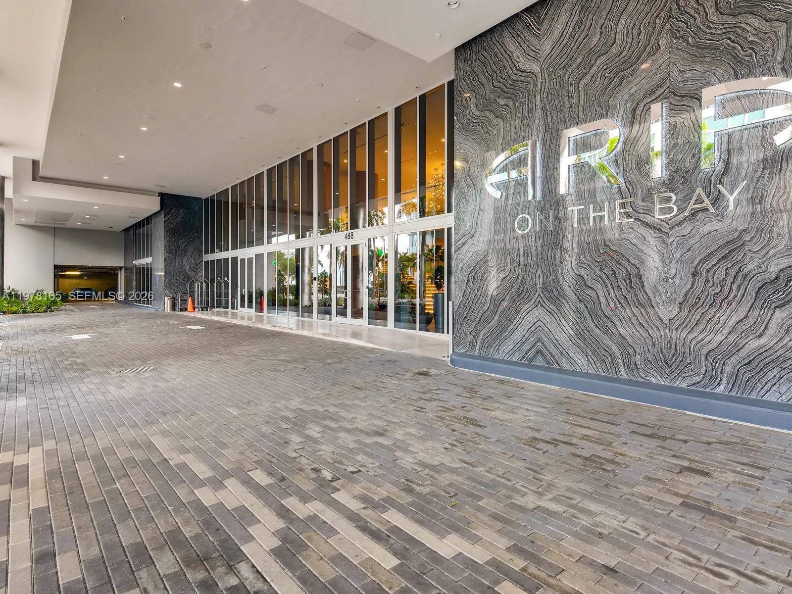 ARIA ON THE BAY CONDO - Residential