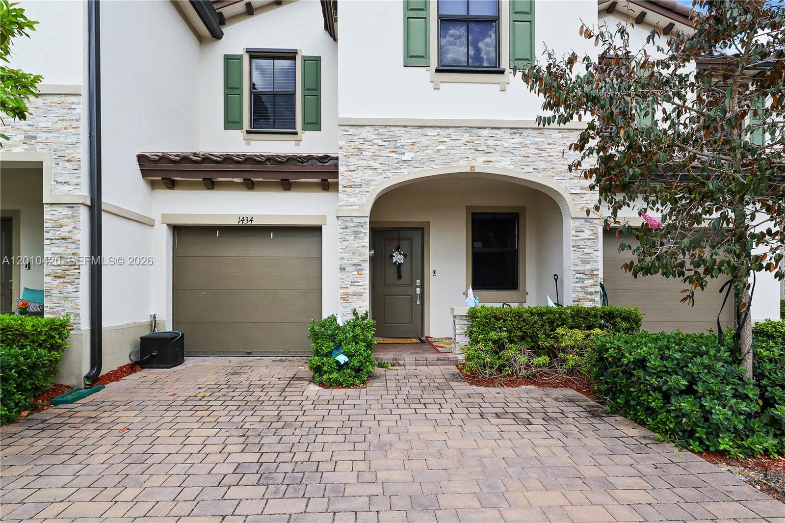 PALM BEACH FARMS - Residential
