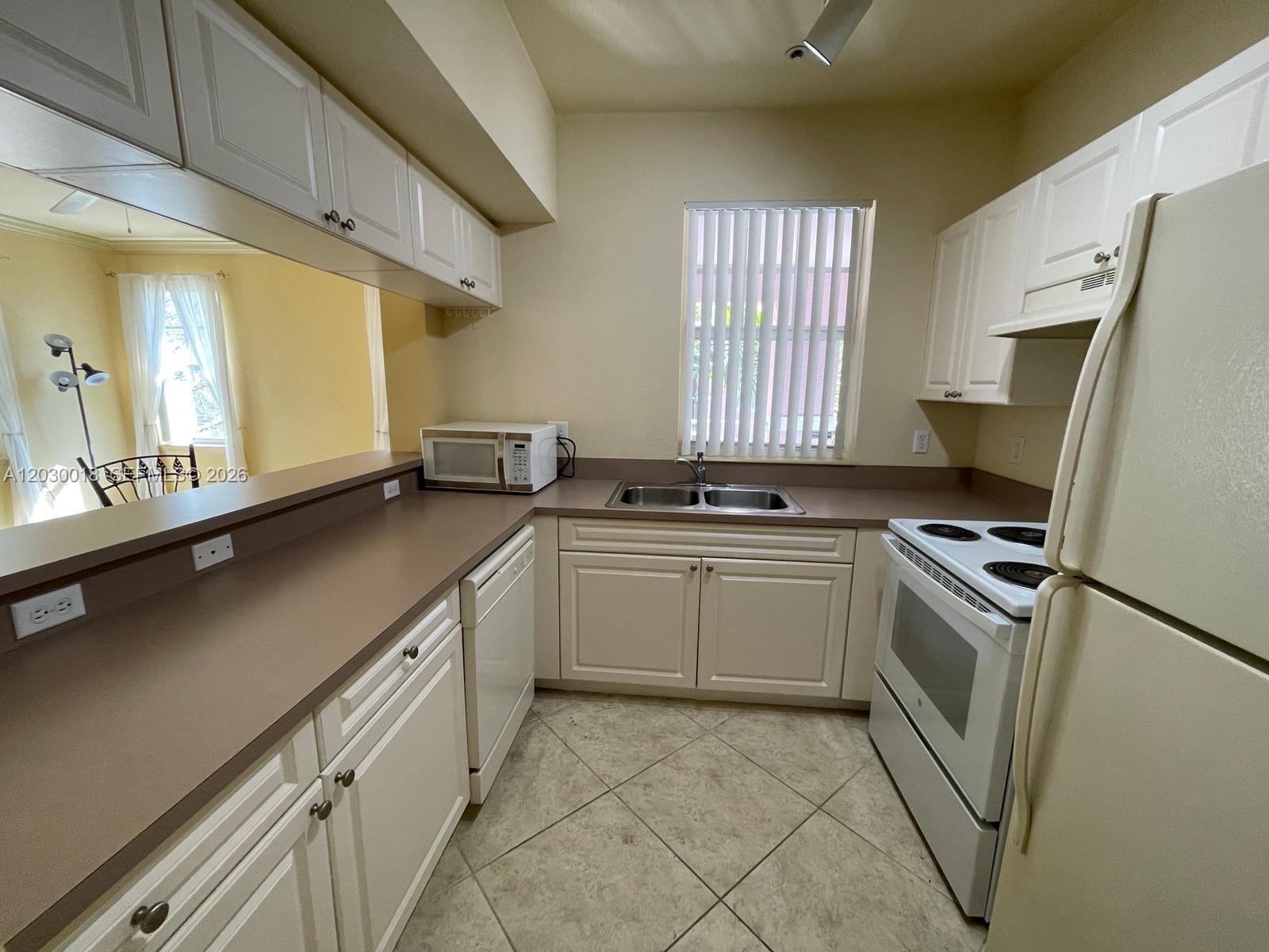 CYPRESS POINTE AT CORAL S - Residential Lease