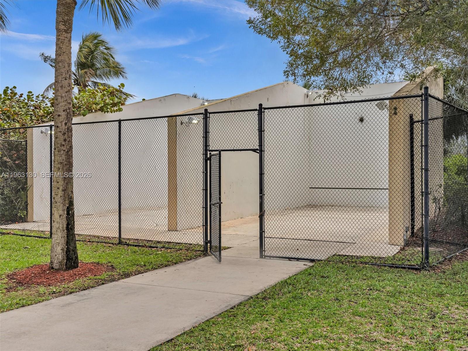 PEMBROKE ISLES 1 - Residential