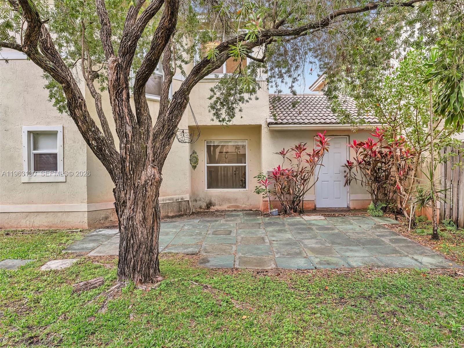 PEMBROKE ISLES 1 - Residential