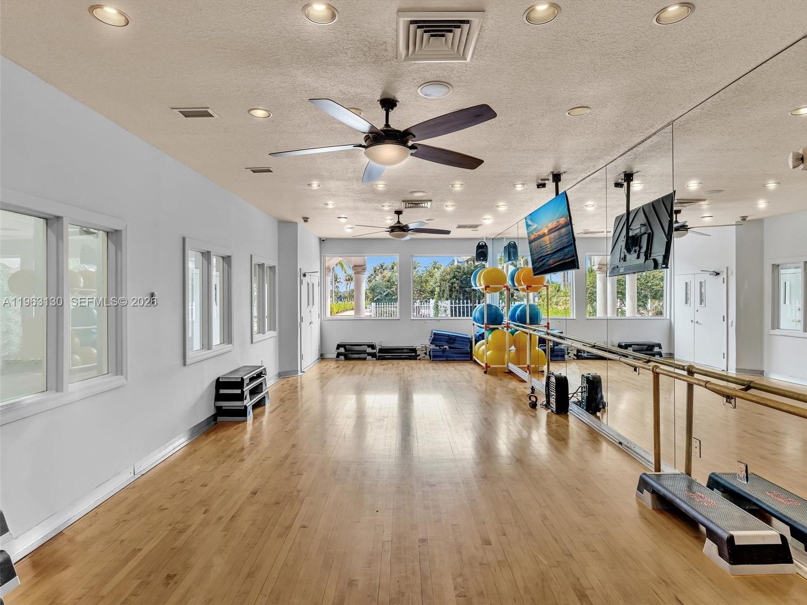 PEMBROKE ISLES 1 - Residential