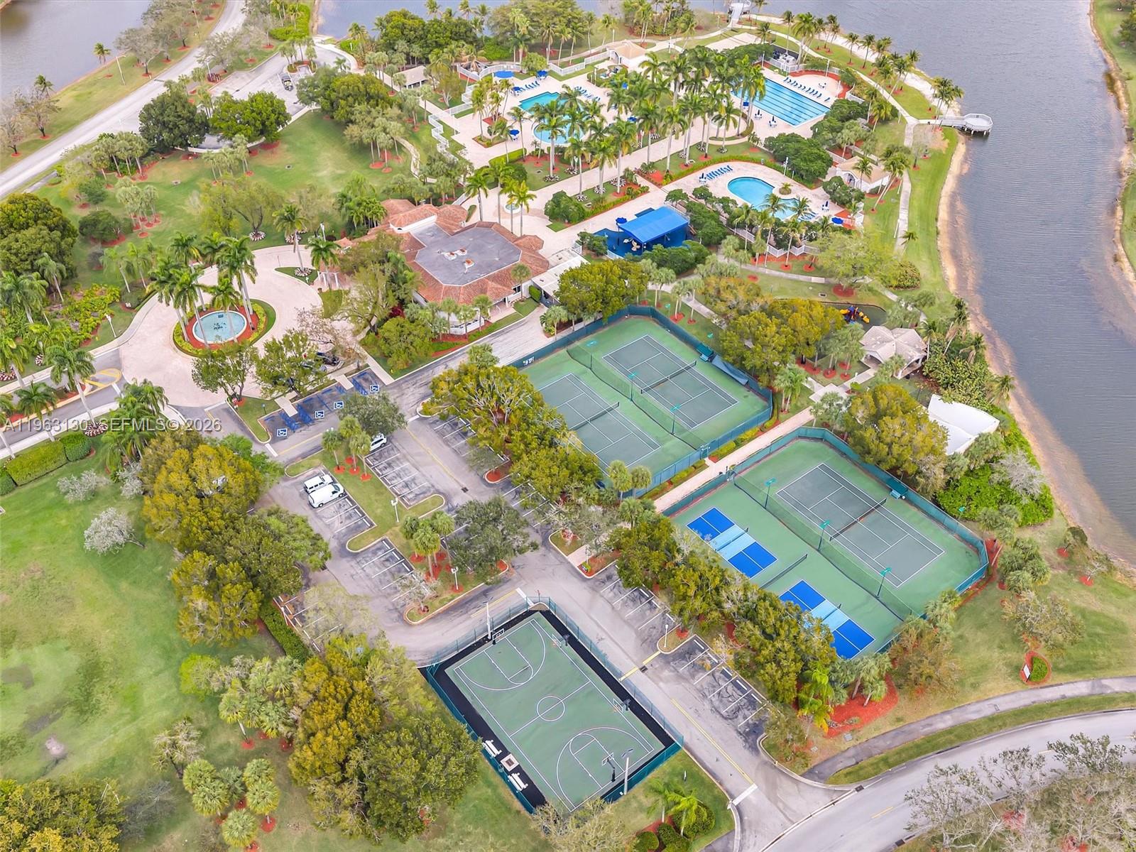 PEMBROKE ISLES 1 - Residential