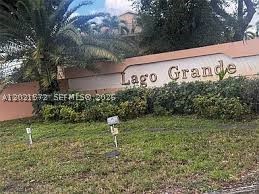 A condominium in the heart of Hialeah! This 2-bedroom, 2-bathroom unit offers 770 square feet of living space and features ceramic tile flooring throughout, as well as a bright, open-concept living and dining area.
In-unit washer and dryer included. Small pets are welcome.
This beautifully maintained community offers excellent amenities, including a swimming pool, basketball court, children's playground, and green spaces. Conveniently located near shops, restaurants, schools, and major highways.
Don't miss this opportunity to own a lakefront condominium in a centrally located community!
Currently tenant-occupied; rented for $2,100 per month until September 4, 2026.