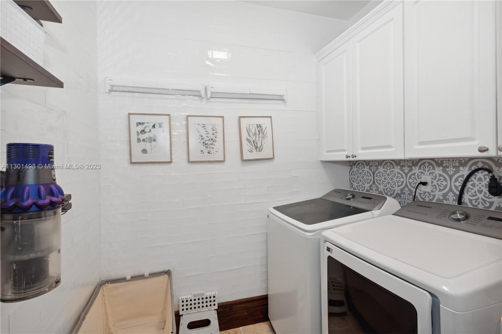 LINDEN ACRES - Residential