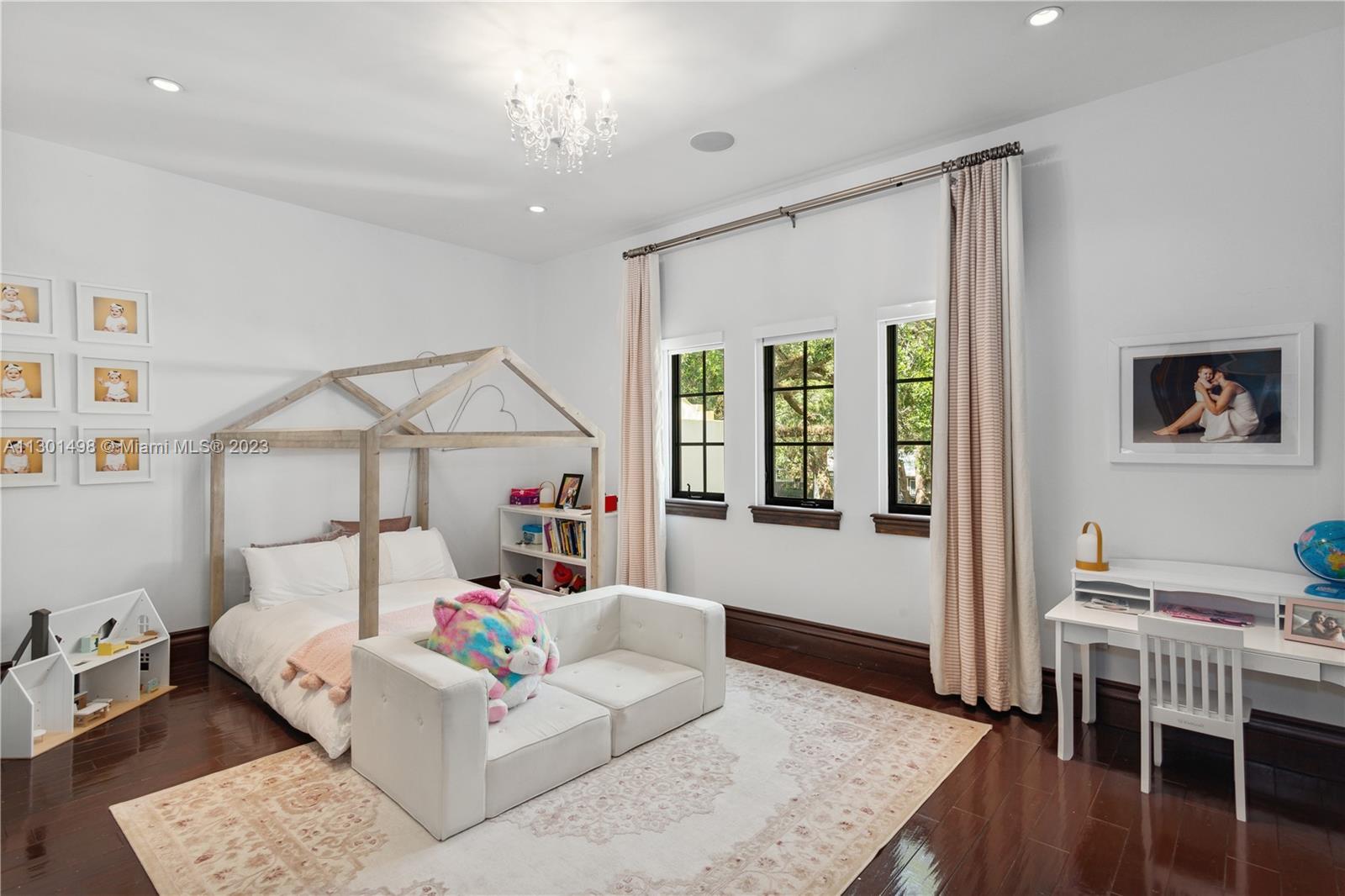 LINDEN ACRES - Residential