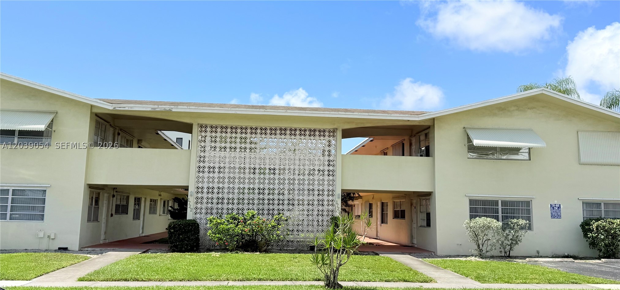 ROYAL TERRACE CONDOMINIUM - Residential